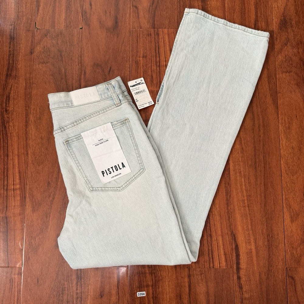 NWT Pistola Alexa High Rise Flare Jeans Denim Women Light Wash Size 30 - Picture 2 of 16
